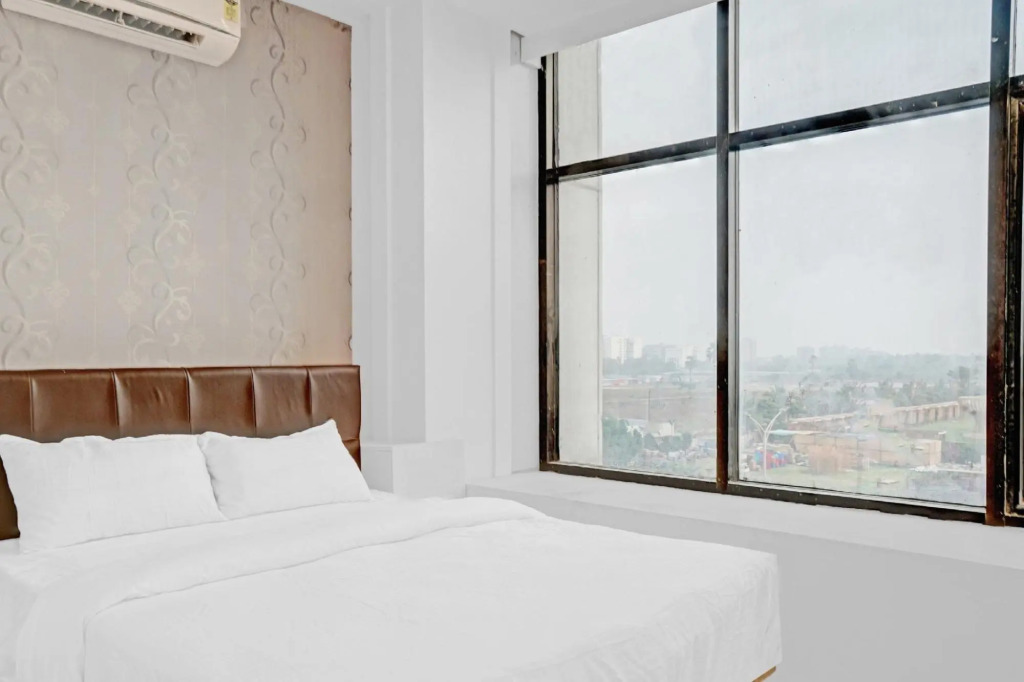 Сурат: Capital O 84670 Hotel Sigma Inn