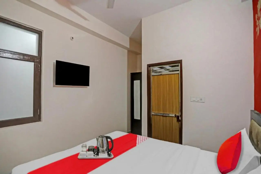 Нойда: Hotel O a One Hotel Near Noida Sector 81 Metro Station