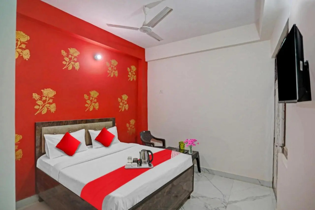 Нойда: Hotel O a One Hotel Near Noida Sector 81 Metro Station