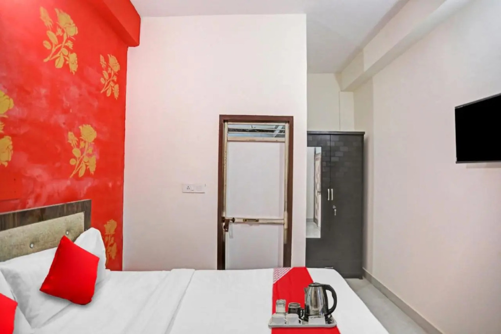 Нойда: Hotel O a One Hotel Near Noida Sector 81 Metro Station