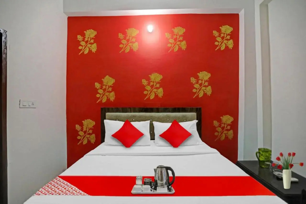 Нойда: Hotel O a One Hotel Near Noida Sector 81 Metro Station