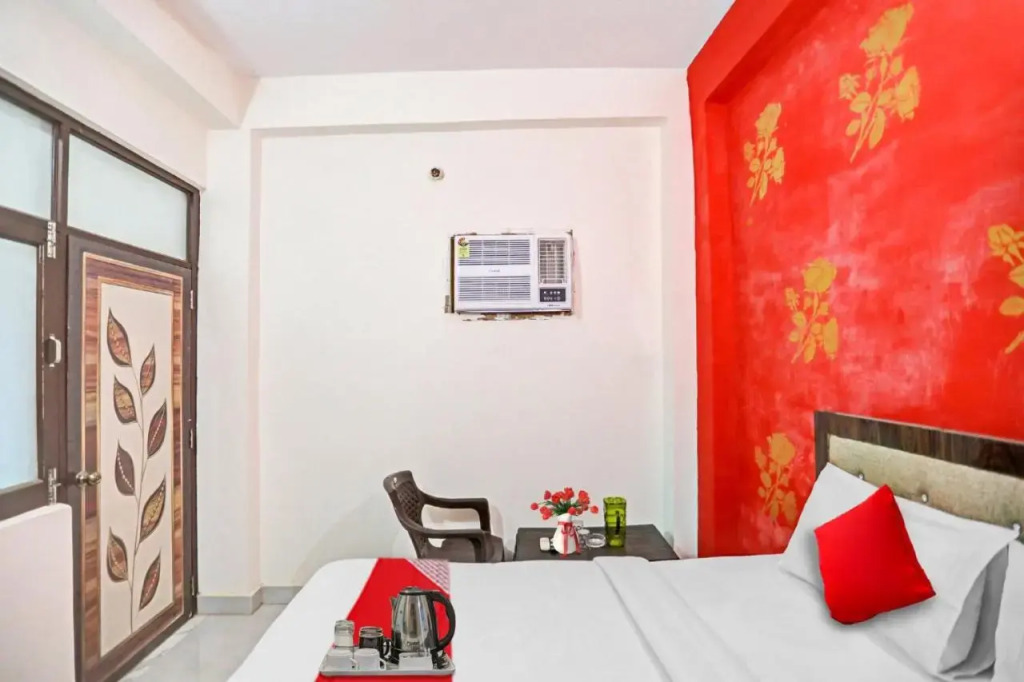 Нойда: Hotel O a One Hotel Near Noida Sector 81 Metro Station