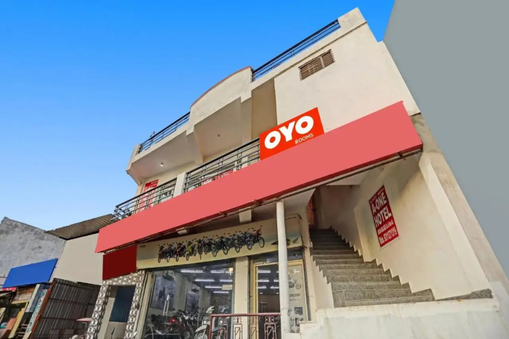 Нойда: Hotel O a One Hotel Near Noida Sector 81 Metro Station