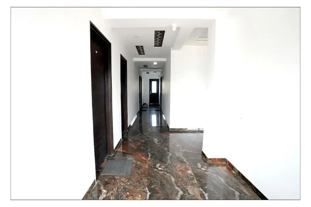 Нойда: Gupta Residency Near Noida Sector 50 Metro Station