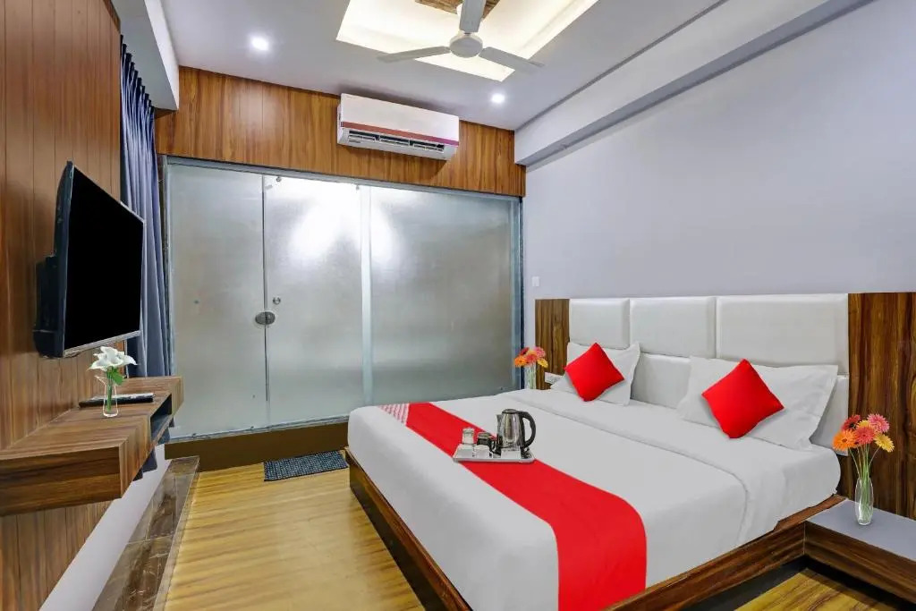 Сурат: OYO Flagship 70202 Hotel Max