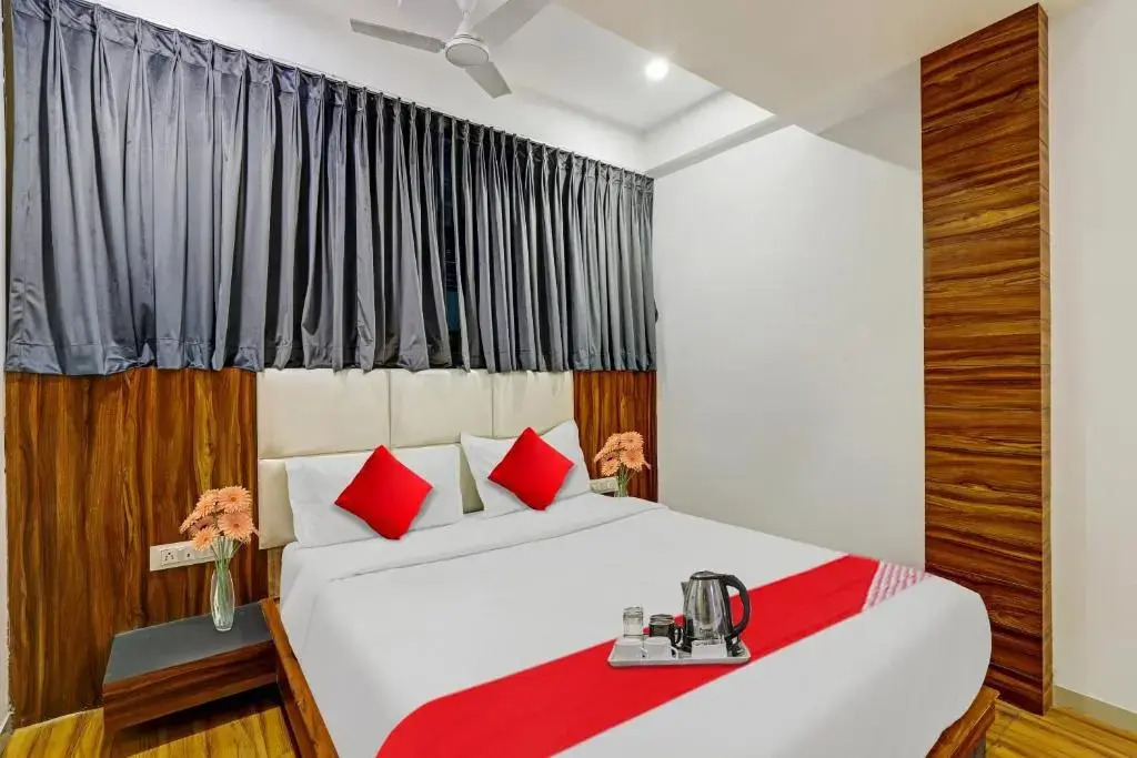 Сурат: OYO Flagship 70202 Hotel Max