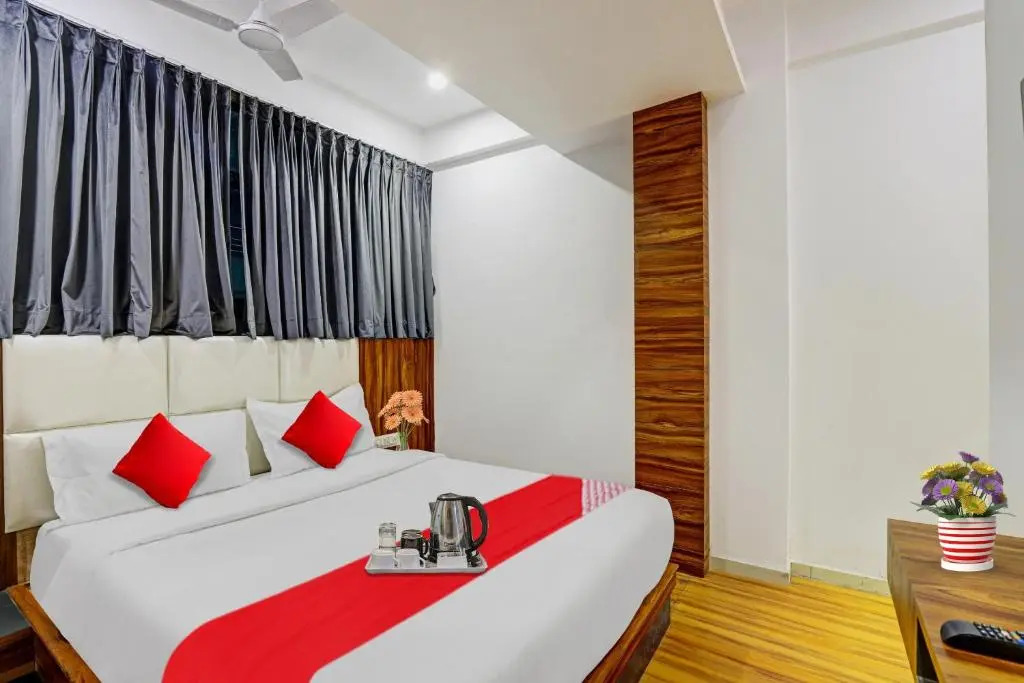 Сурат: OYO Flagship 70202 Hotel Max