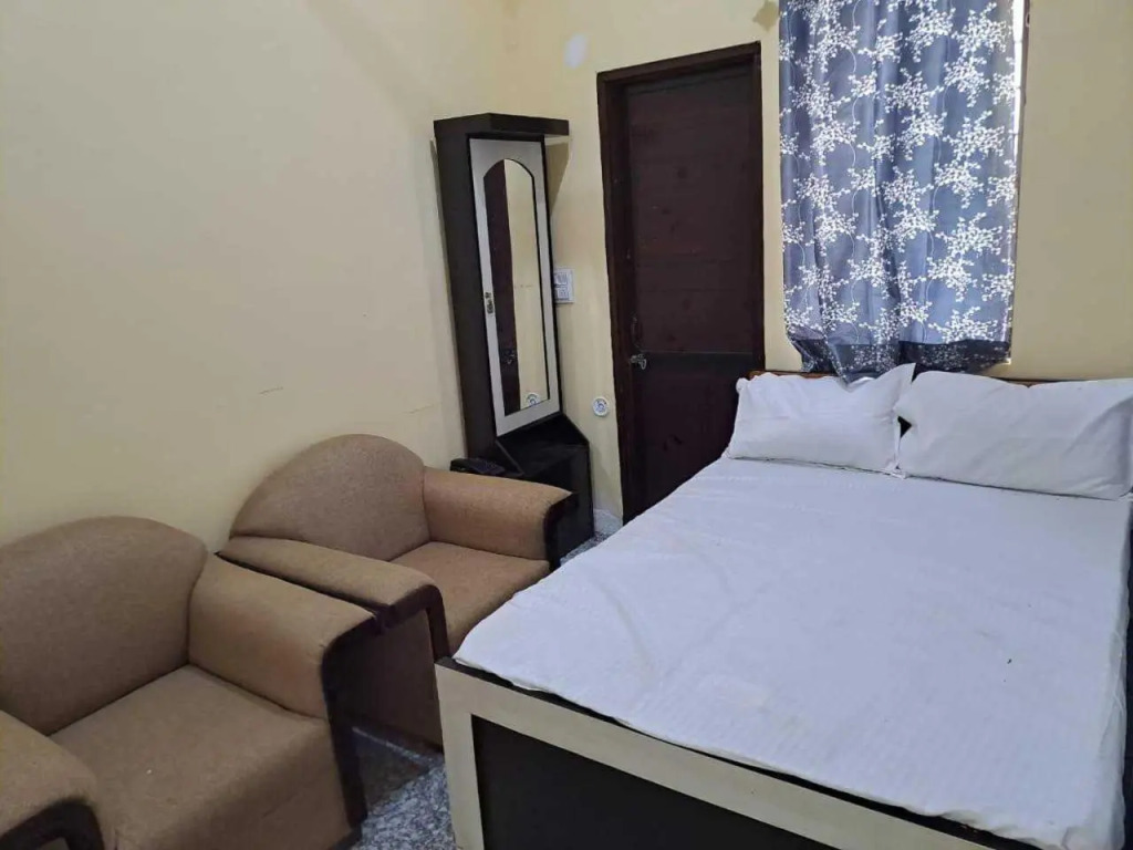 Кукас: Oyo Flagship Hotel Manyvar