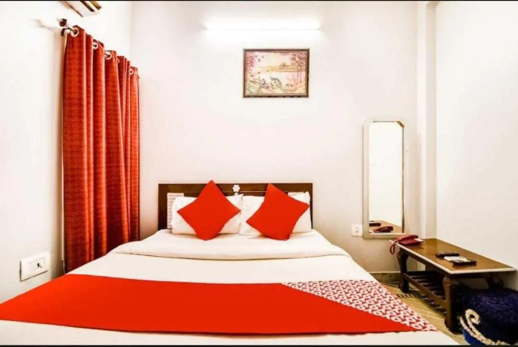 Кукас: Oyo Flagship Hotel Manyvar