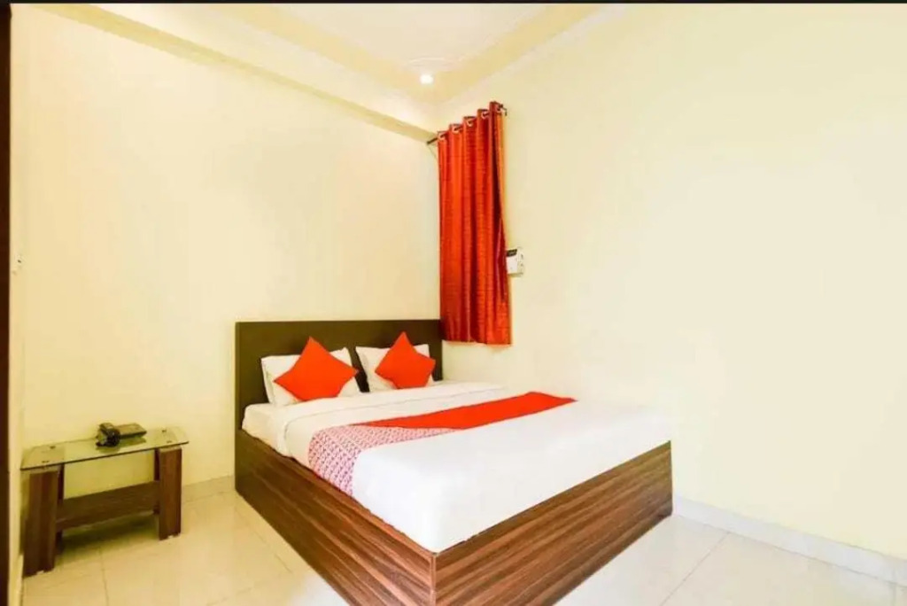 Кукас: Oyo Flagship Hotel Manyvar