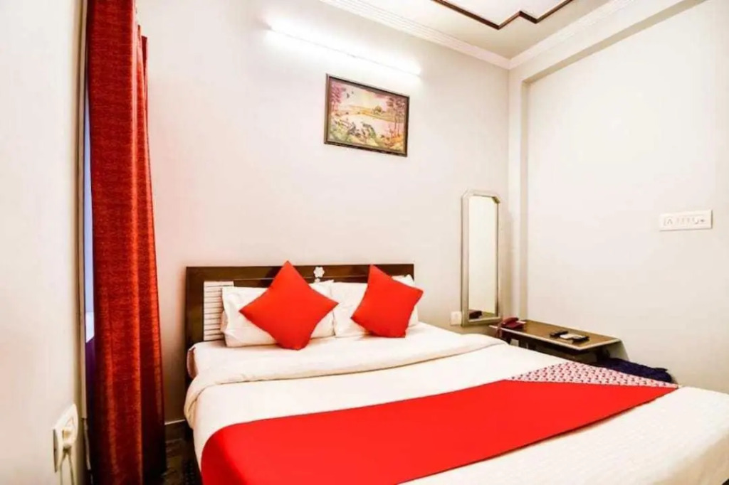 Кукас: Oyo Flagship Hotel Manyvar