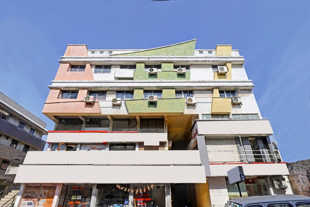 Раджкот: OYO 2798 Hotel Velvet