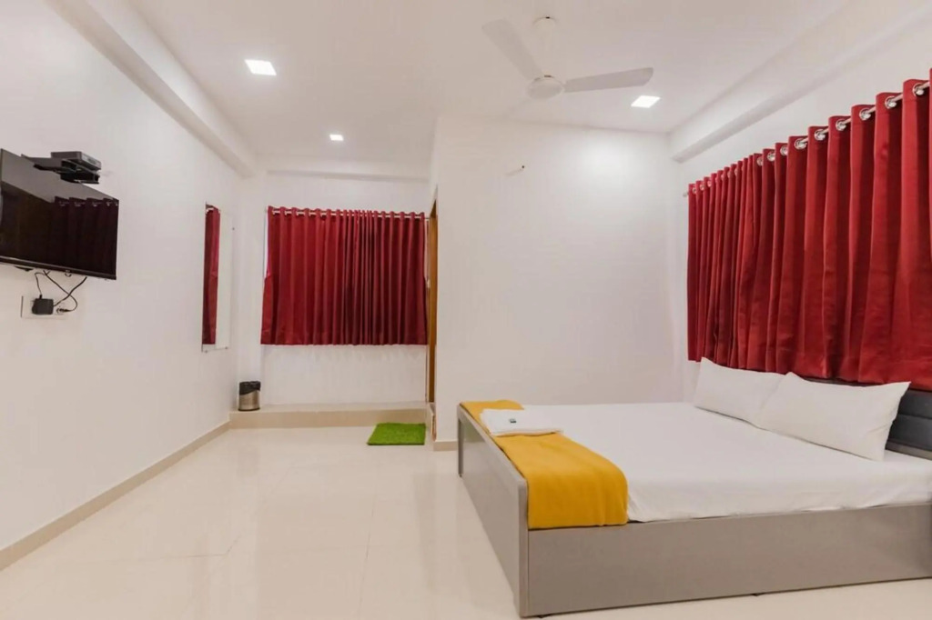 Сурат: Hotel Nest