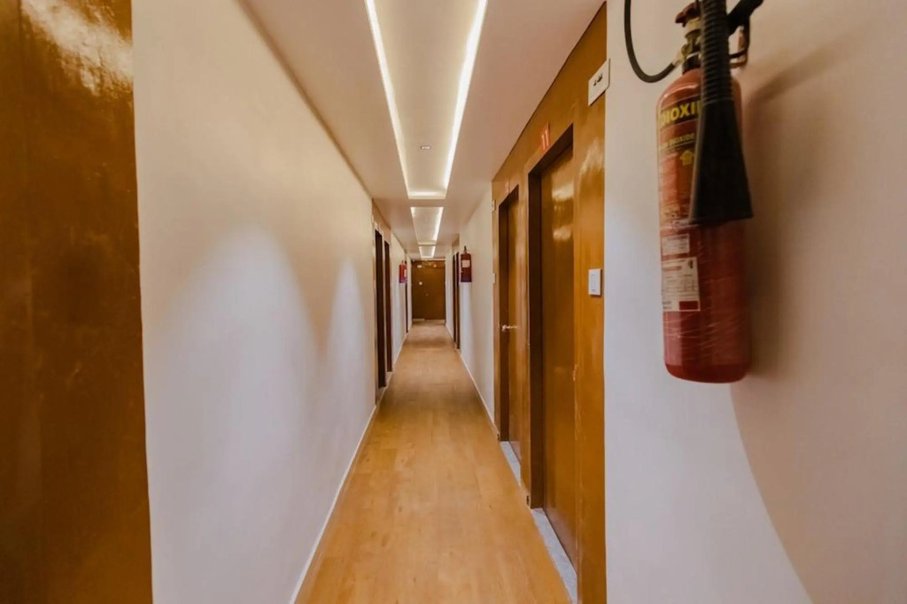 Сурат: Hotel Nest