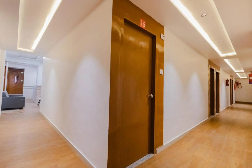 Сурат: Hotel Nest