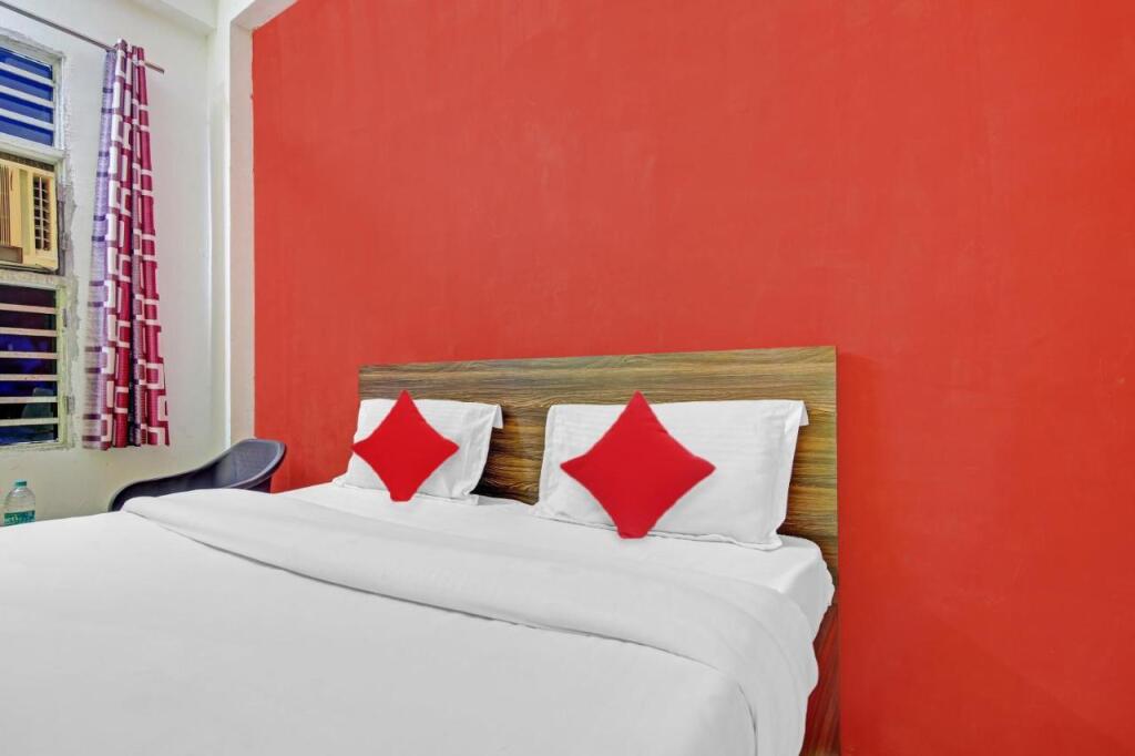 Бхивади: Oyo 82775 Radhe Hotel