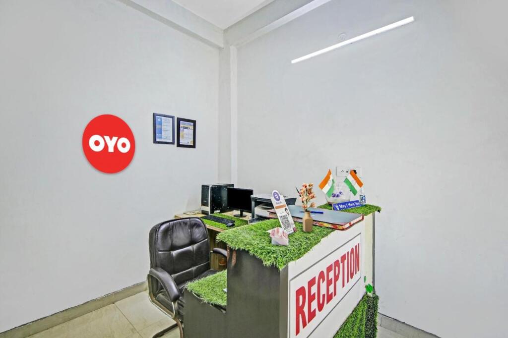 Бхивади: Oyo 82775 Radhe Hotel