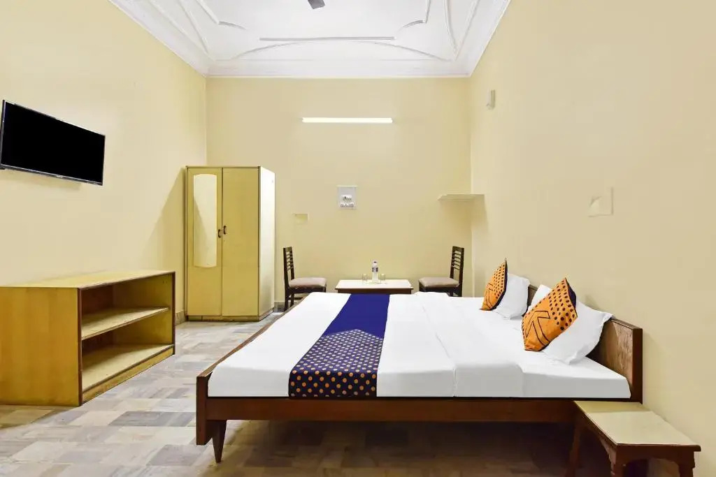 OYO 81137 Hotel Raj — фото 1