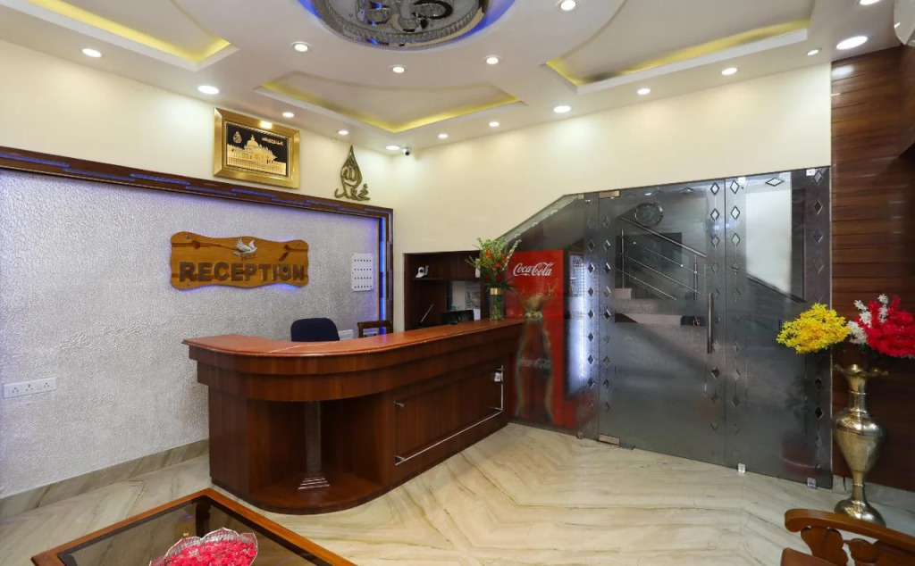 Колката: Collection O 7741 Hotel Hamza International