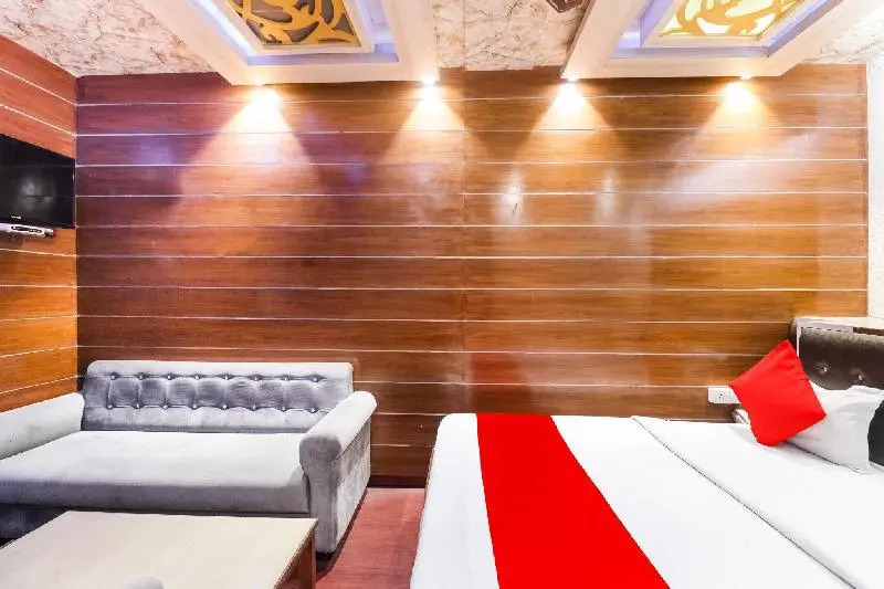 Лакхнау: Oyo 78194 Hotel Ashirwad