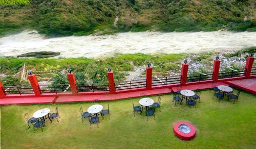 Массури: Sahastradhara RiverResort