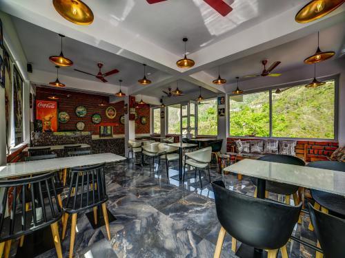 Массури: Sahastradhara RiverResort