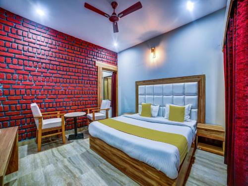 Массури: Sahastradhara RiverResort