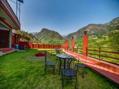 Массури: Sahastradhara RiverResort