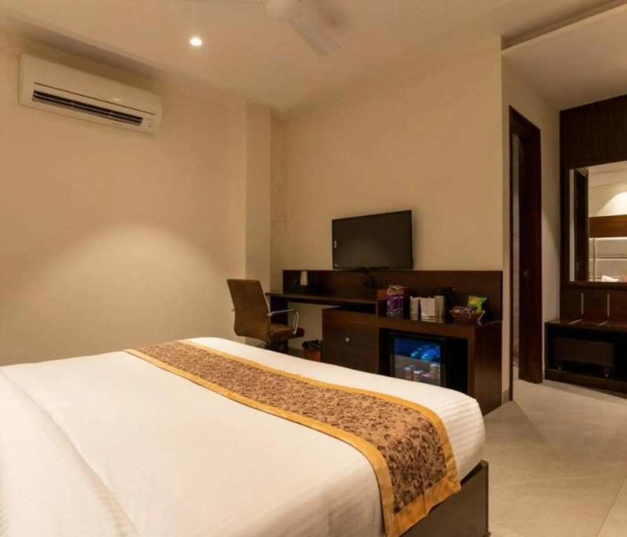 Лудхиана: Hotel Smily
