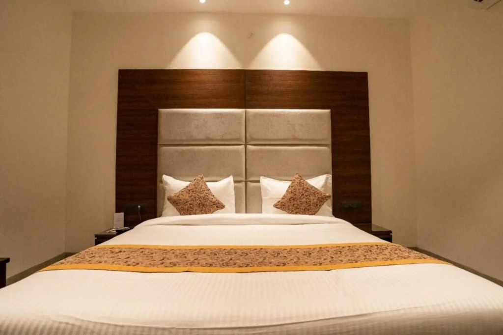 Лудхиана: Hotel Smily