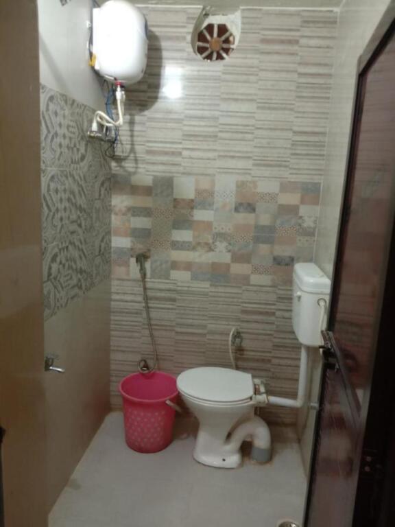 Шахджаханпур: Pop 84909 Hotel Aditya Residency