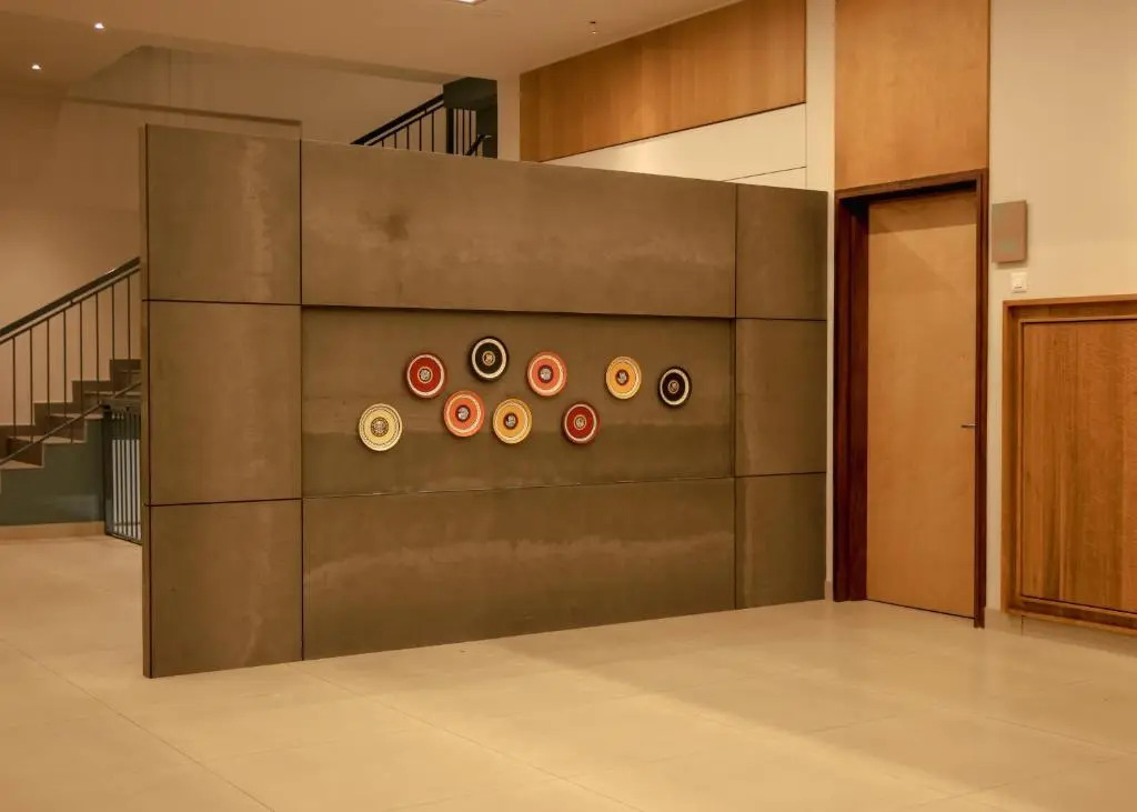 Перумал Ковил Пати: Hilux Courtyard