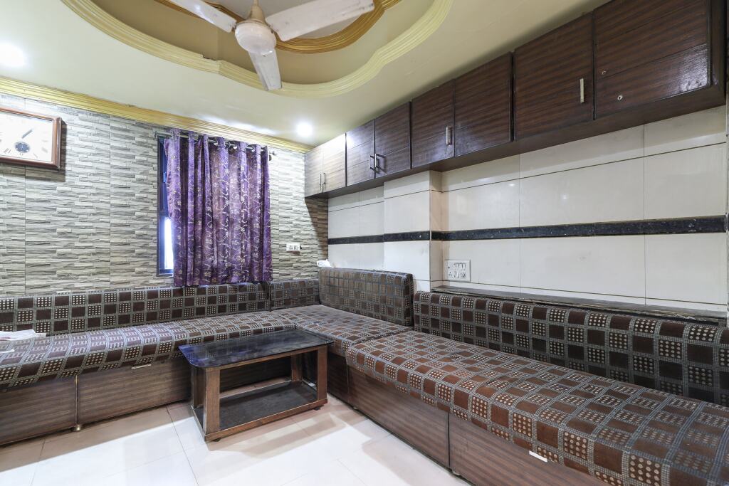 Ахмедабад: OYO 31911 Hotel Kanchan Palace
