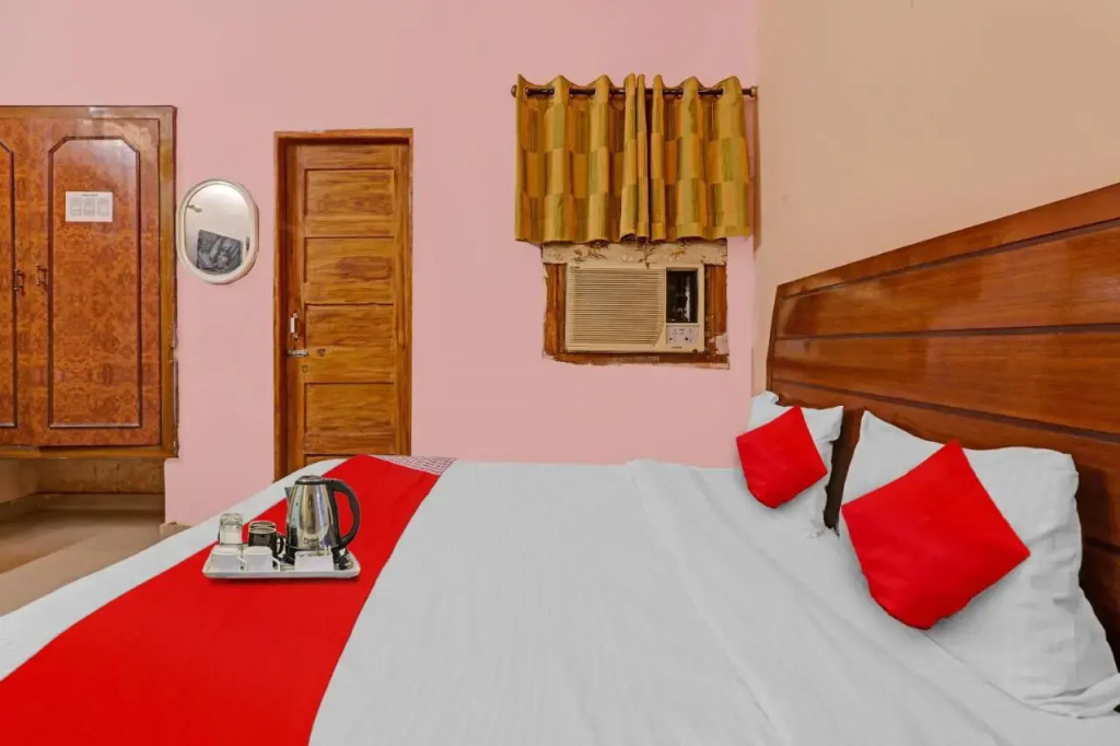 Варанаси: Oyo Flagship 70321 Hotel Ranjit