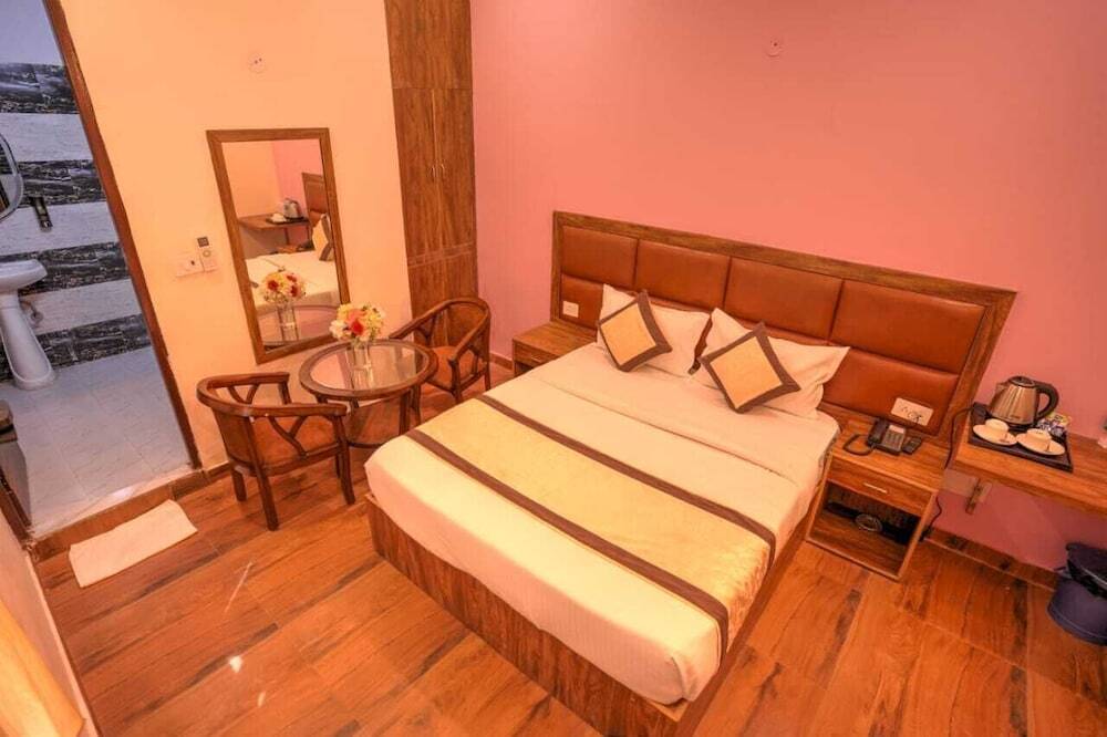 Большая Нойда: Stiltstay - Managed by AHG