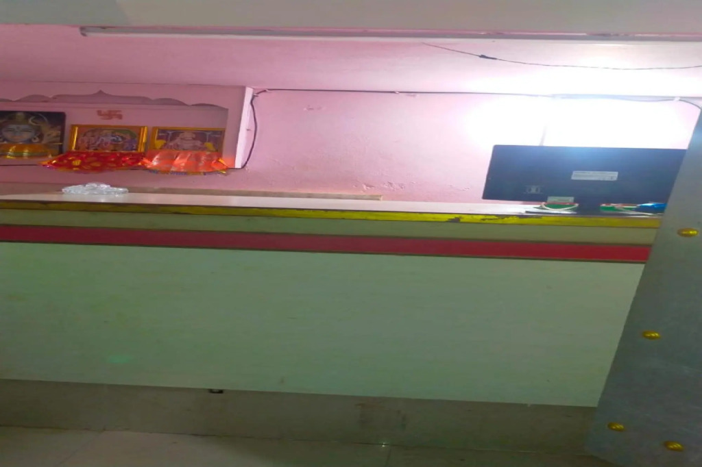 Пури: Spot on 82562 Hotel Shri Mandir