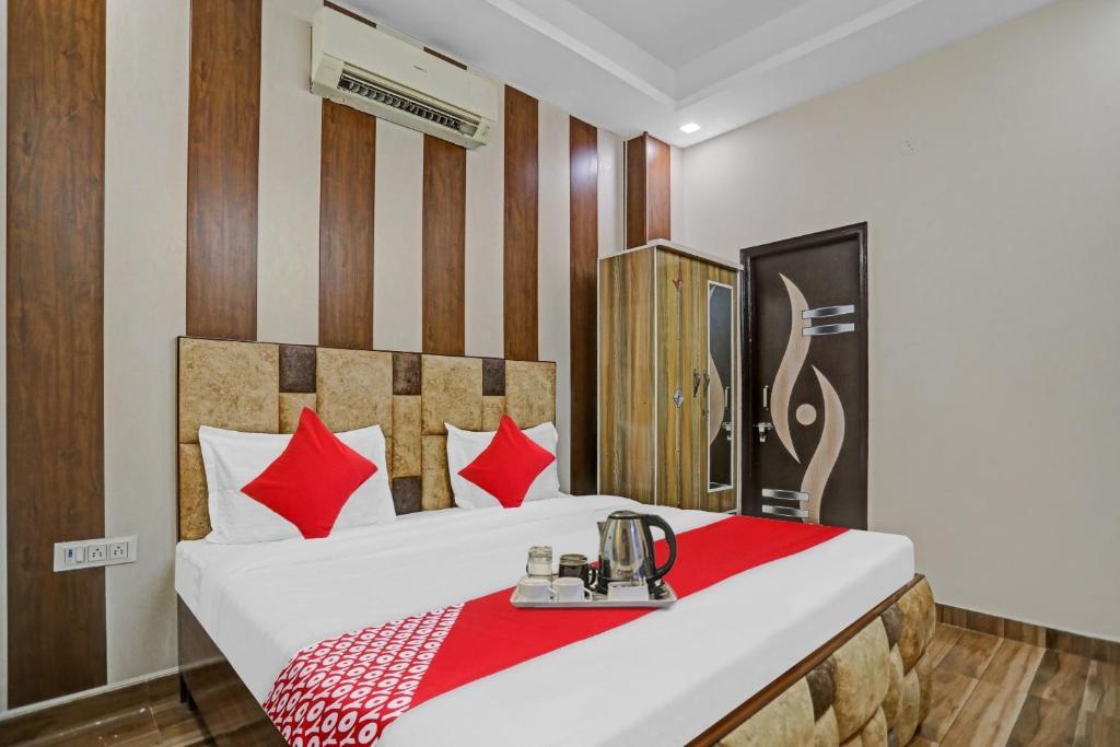 Фаридабад: OYO Flagship 70247 Hotel Lavish
