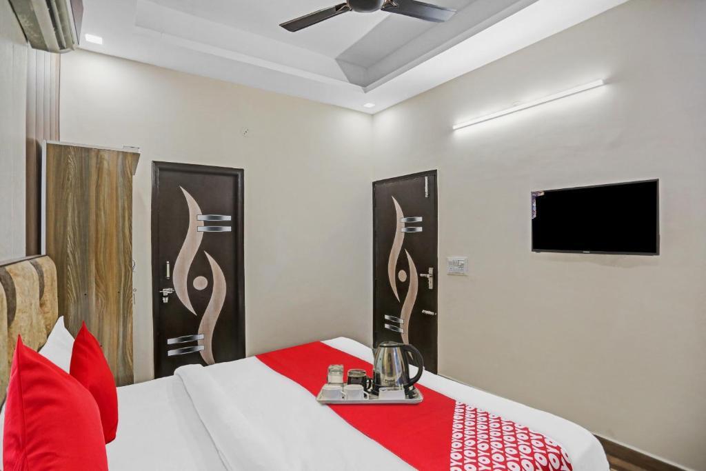 Фаридабад: OYO Flagship 70247 Hotel Lavish