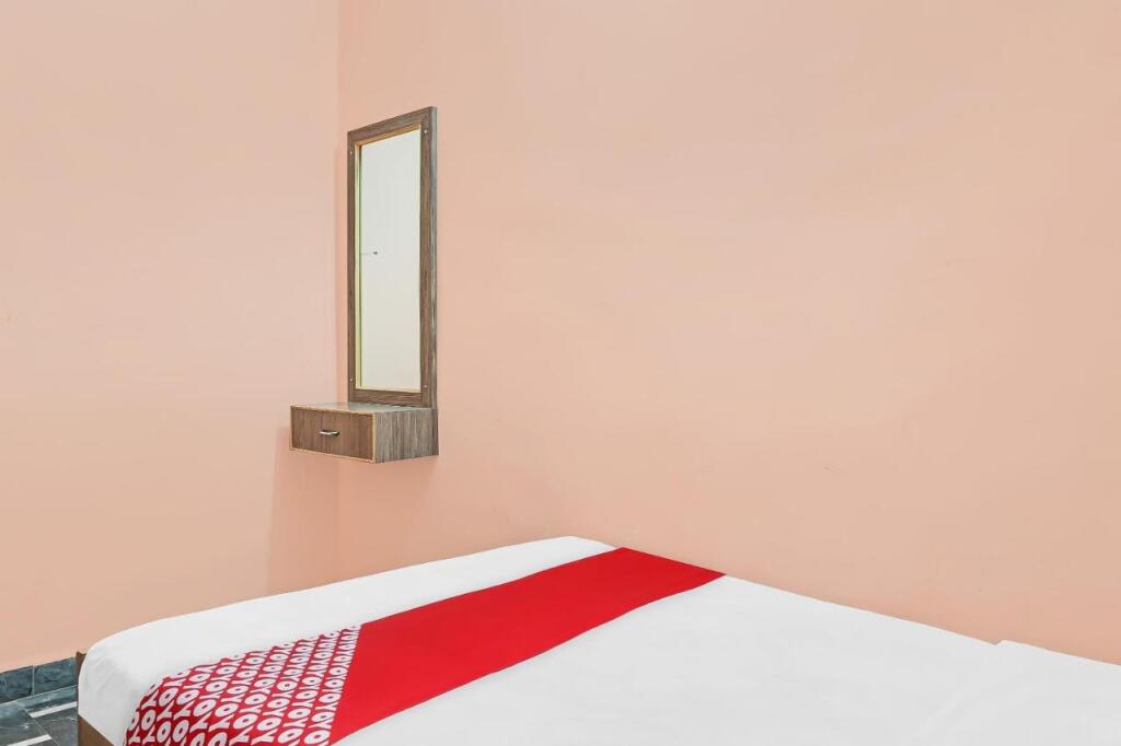 Варанаси: Oyo Flagship 80598 Aditya Guest House