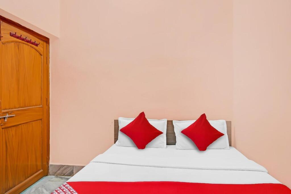 Варанаси: Oyo Flagship 80598 Aditya Guest House