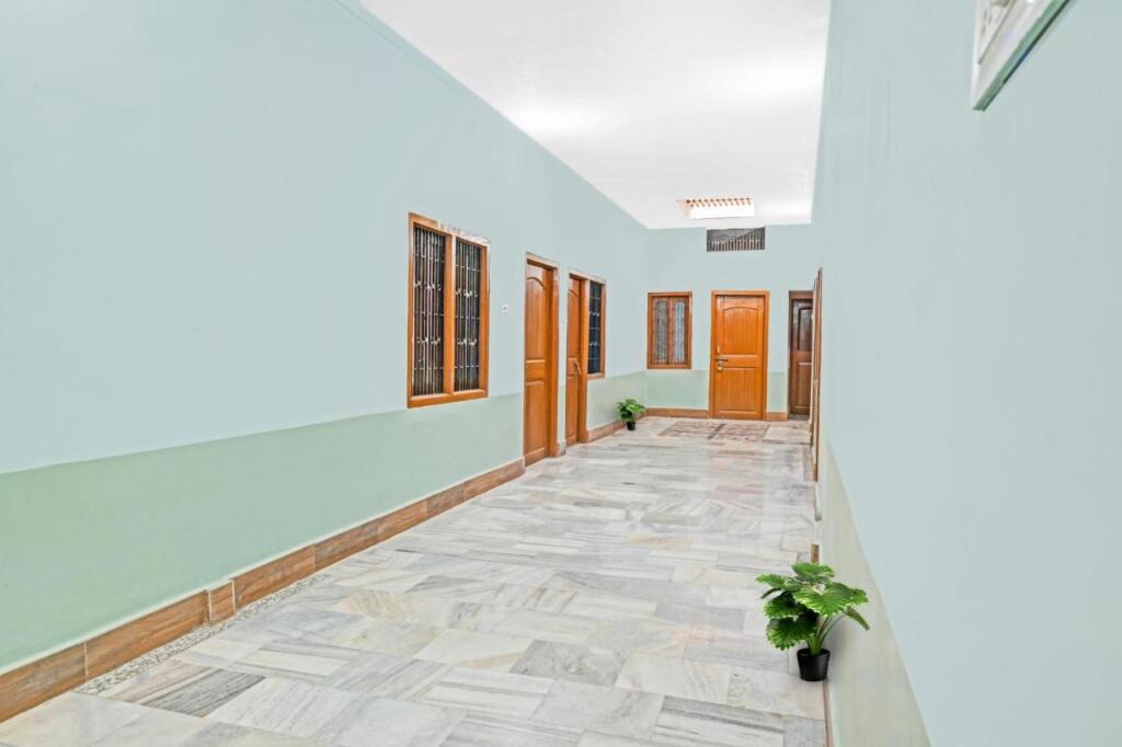 Варанаси: Oyo Flagship 80598 Aditya Guest House