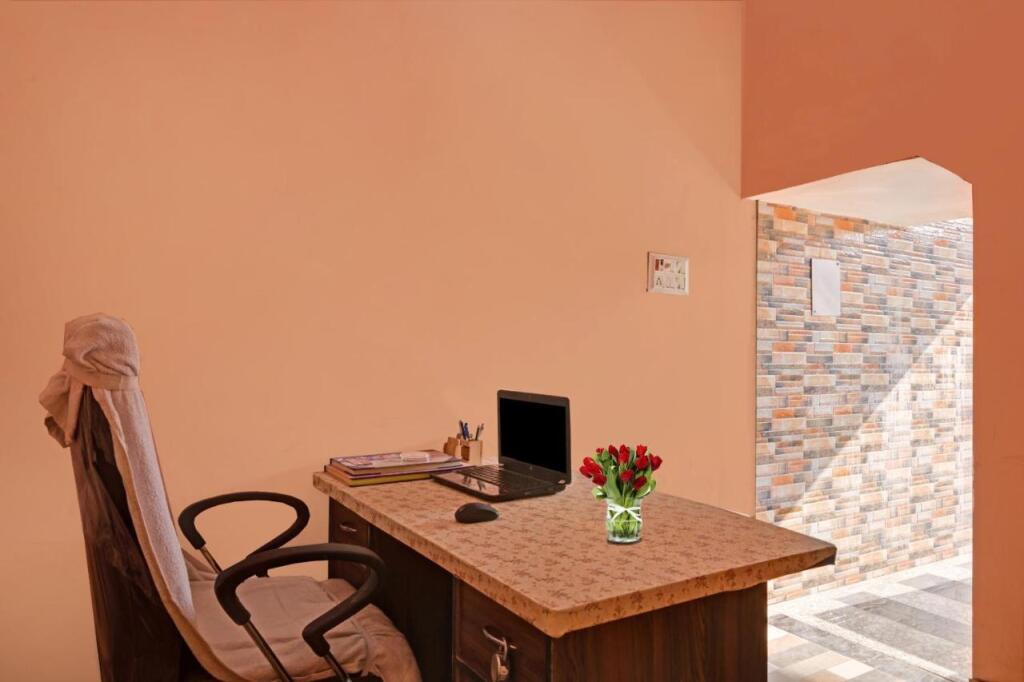 Варанаси: Oyo Flagship 80598 Aditya Guest House