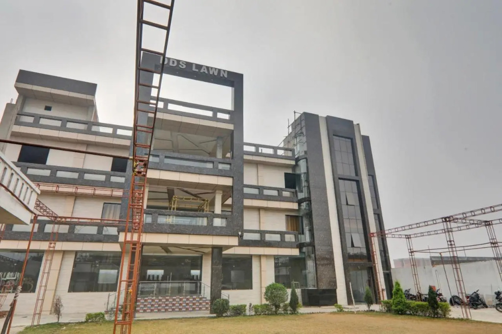 Лакхнау: OYO Flagship 80648 HOTEL DDS LAWN