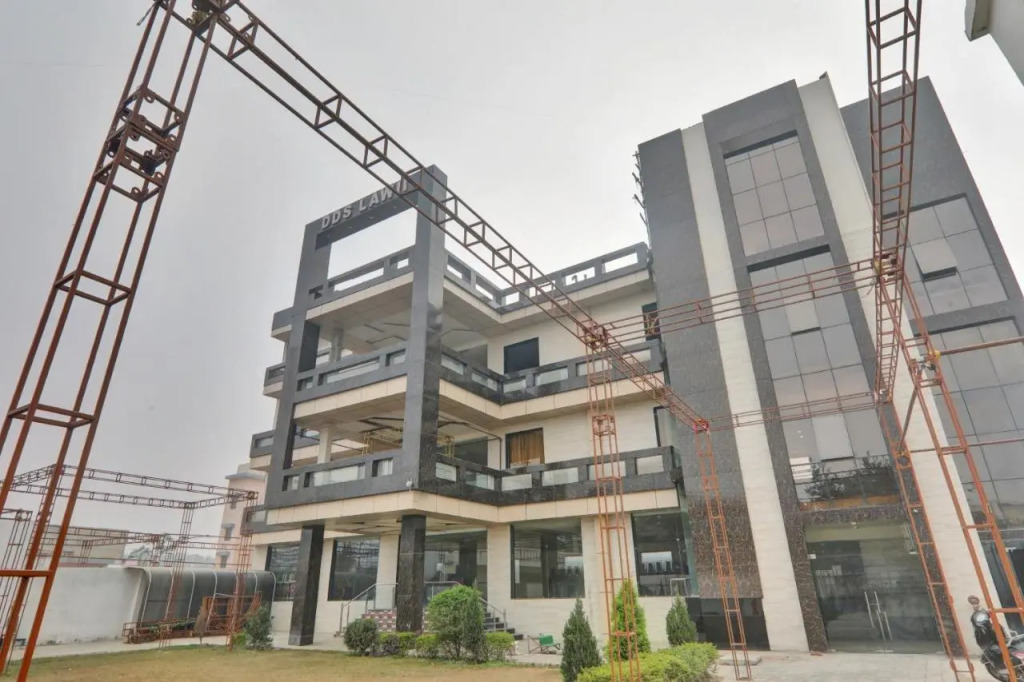 Лакхнау: OYO Flagship 80648 HOTEL DDS LAWN