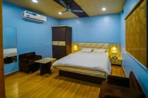 Ратлам: Manas AC Rooms