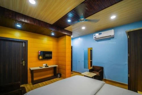 Ратлам: Manas AC Rooms