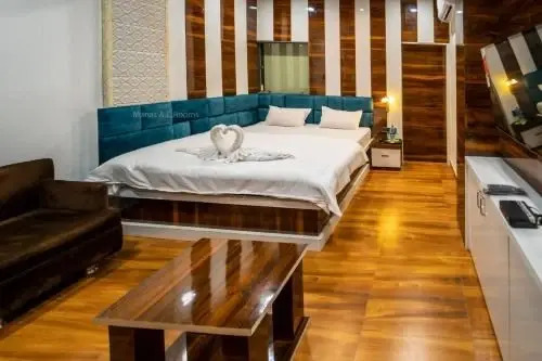 Ратлам: Manas AC Rooms