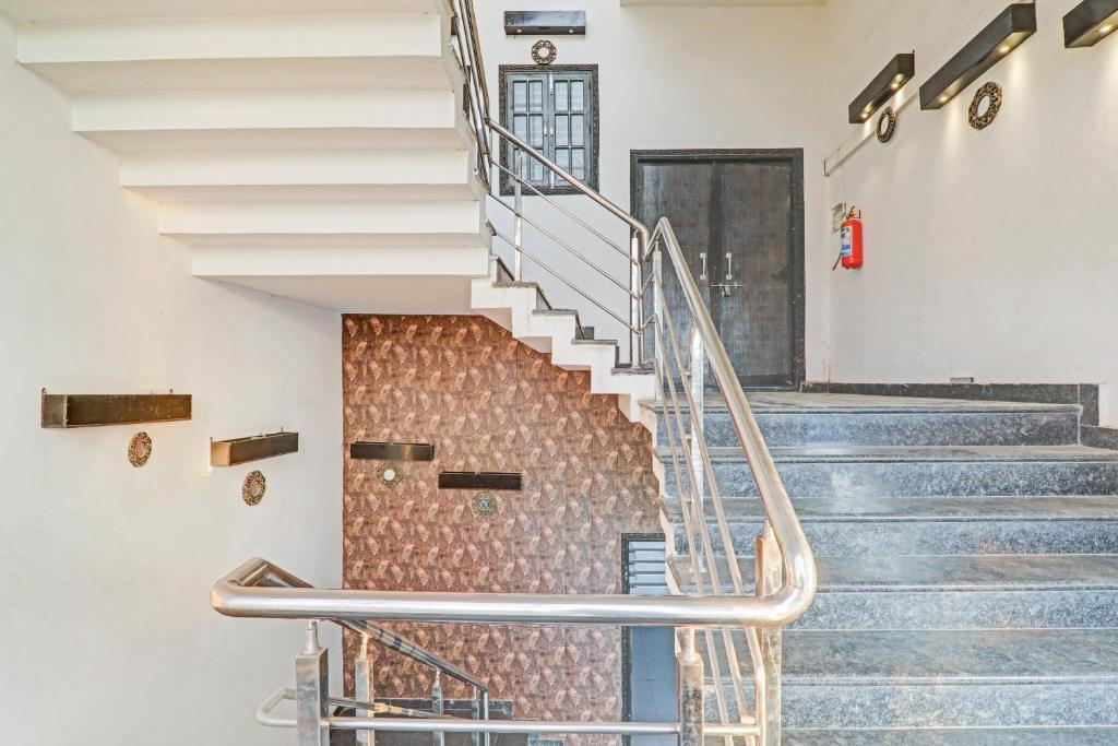 Лакхнау: OYO Flagship 701961 Hotel Tirupati