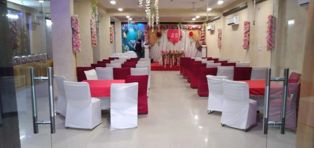 Агра: Hotel 7 Spices Restaurant & Banquet by Wb Inn