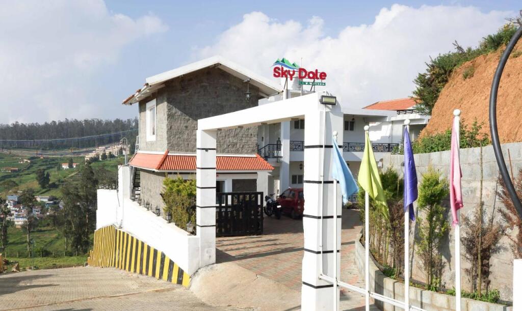 Ути: Treebo Skydale Inn & Suites With Mountain View